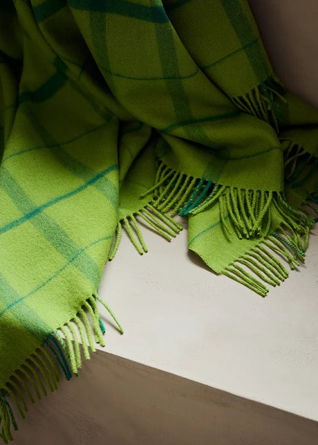 Warp & Weft Decke, lime/grass von Silkeborg Uldspinderi - 2 - Jacobsen Plus