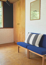 The Sweater Cushion, schwarz von Silkeborg Uldspinderi - 2 - Jacobsen Plus