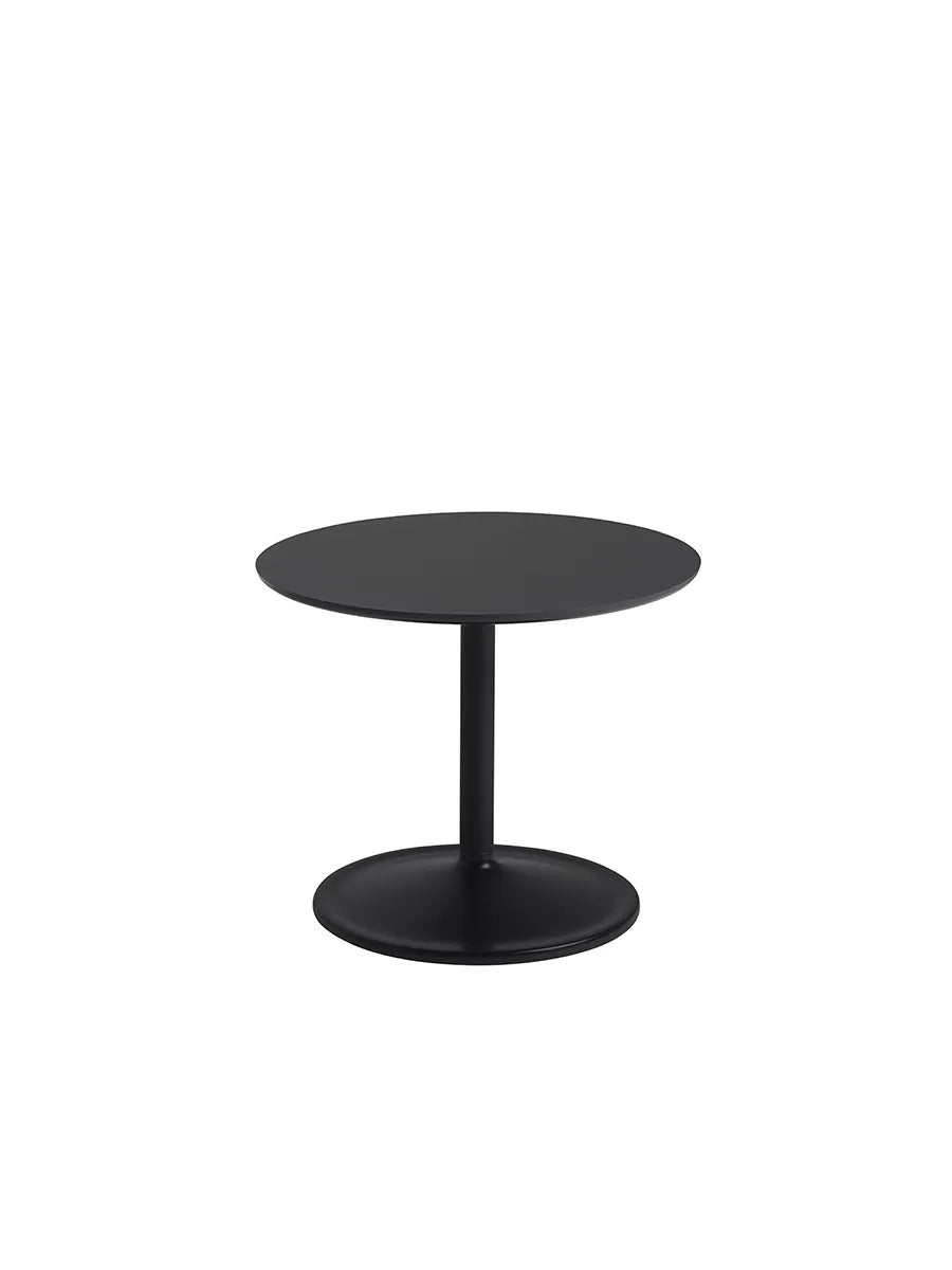 Soft Side Table, Ø48/H40 fra Muuto - Black Nanolaminat - Jacobsen Plus