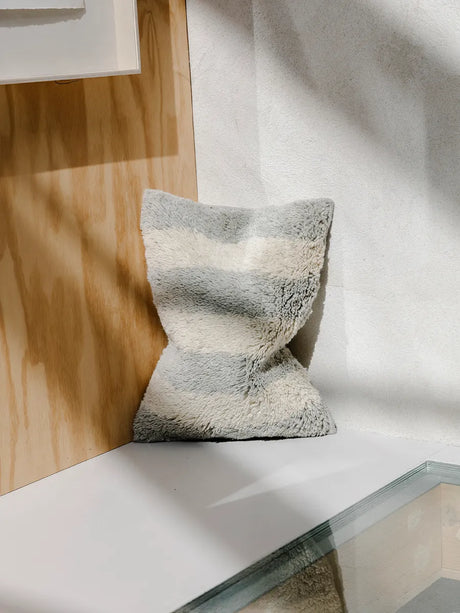 Stripe Nepal Kissen von Aiayu - 3 - Jacobsen Plus
