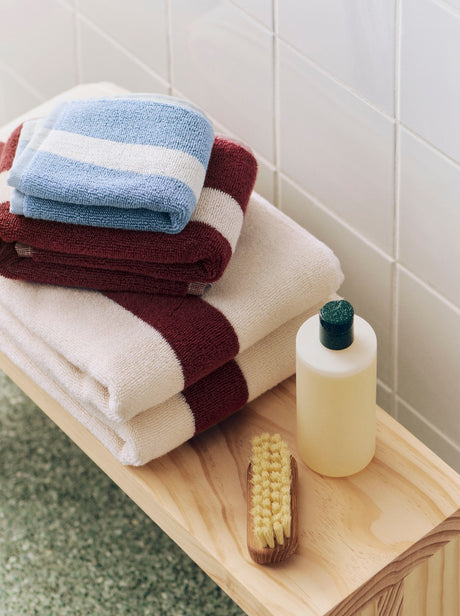 Stripe Waschlappen von HAY - Burgunderrot - Jacobsen Plus