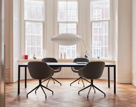 About a Chair AAC121 von HAY - Steelcut / Schwarz pulverbeschichtetes Aluminium - Jacobsen Plus