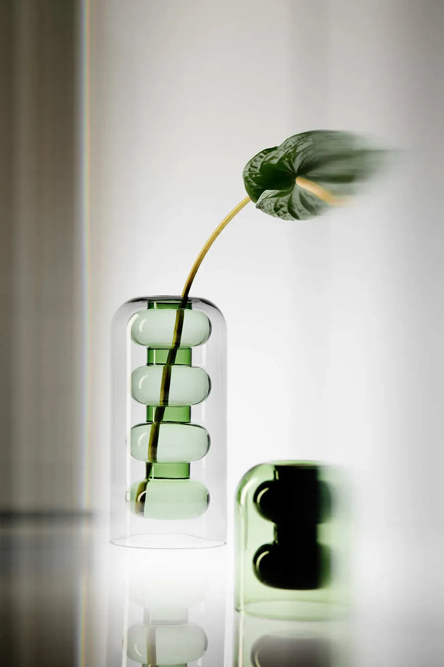 Bump Vase Short Black von Tom Dixon