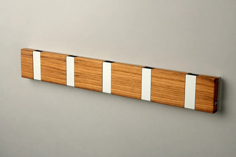 KNAX Lite 5 von LoCa - Teak / Ölbehandelt – graue Haken - Jacobsen Plus