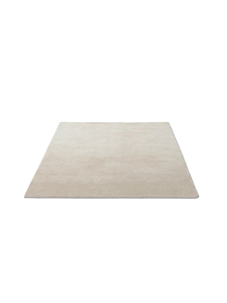 The Moor Rug AP5 170x240 von &Tradition - Beige Dew - Jacobsen Plus