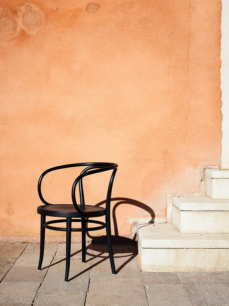 209 Armstuhl, Schwarz von Thonet - 3 - Jacobsen Plus