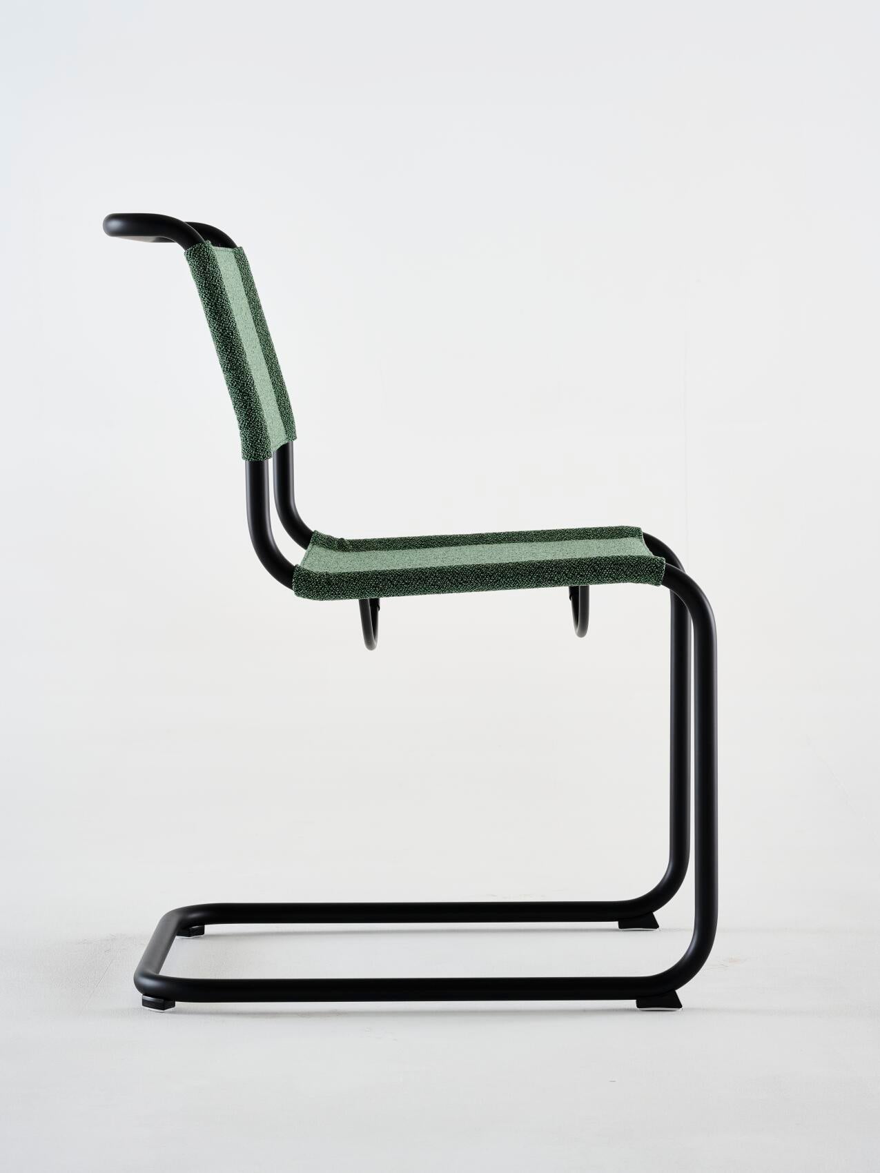 S 33 V Freischwinger-Stuhl von Thonet