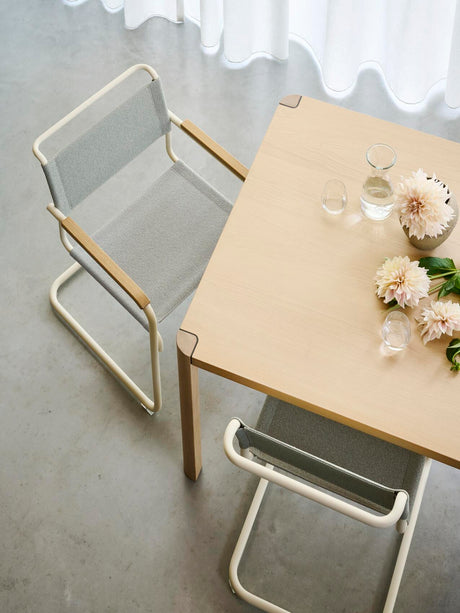 S 34 V Freischwingerstuhl von Thonet - Chrome - Nobel 61297 - Geöltes Walnuss - Ohne Gleiter - Jacobsen Plus