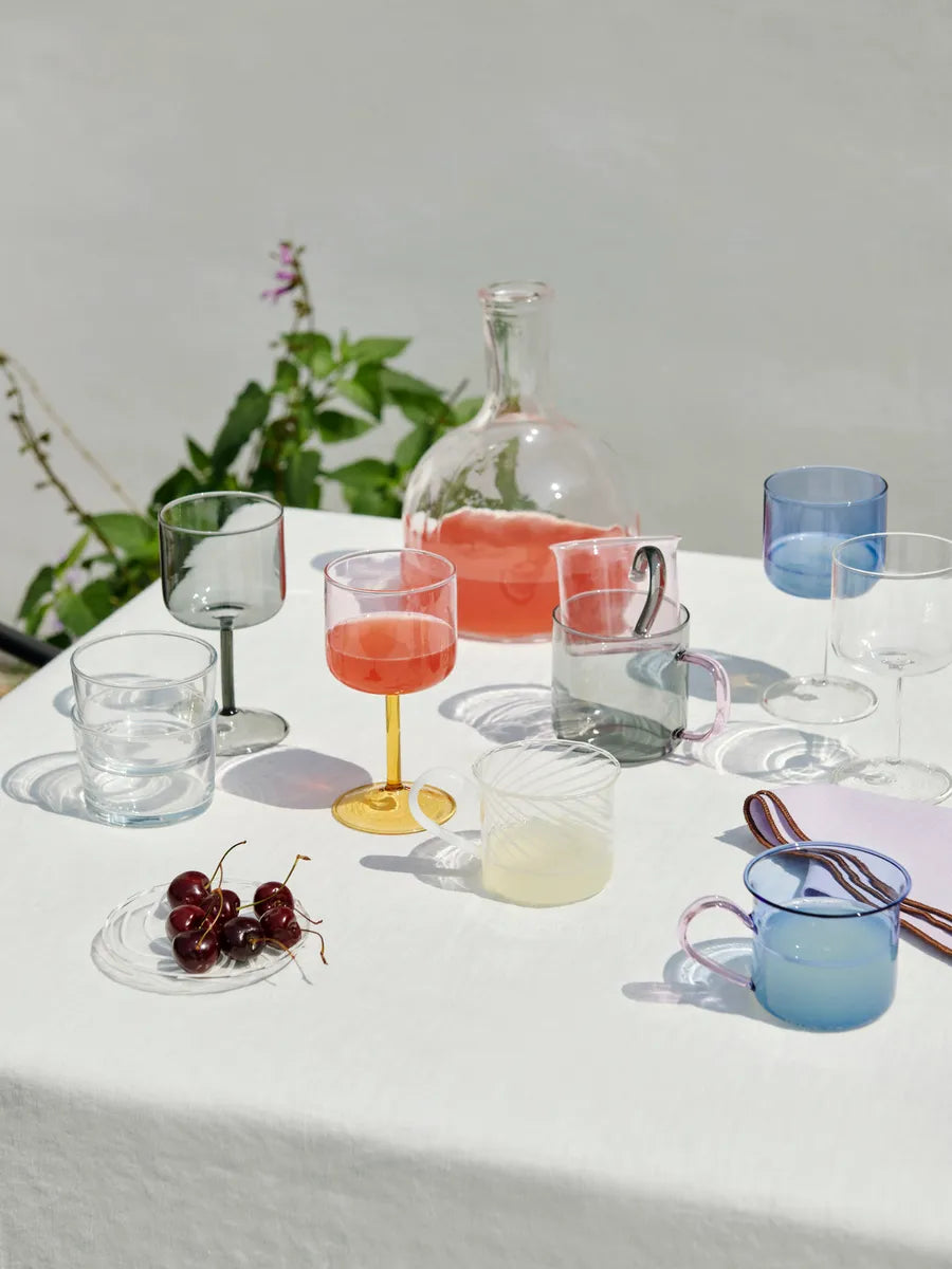 Tint Weinglas von HAY
