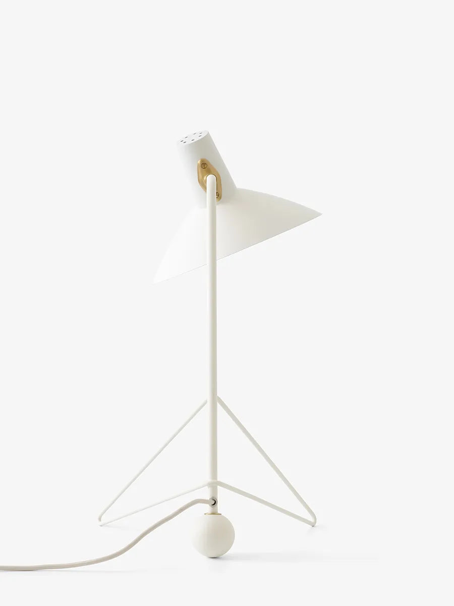 Tripod HM9 Bordlampe af Hvidt & Mølgaard
