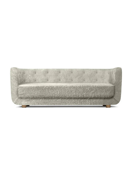 Vilhelm Sofa fra Audo Copenhagen - Fåreskind / Green Tea / Eg - Jacobsen Plus