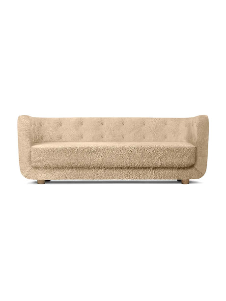 Vilhelm Sofa fra Audo Copenhagen - Fåreskind / Honey / Røget eg - Jacobsen Plus