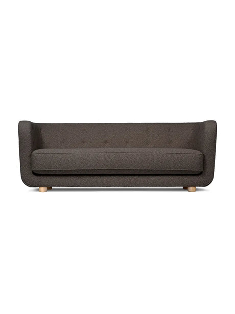 Vilhelm Sofa fra Audo Copenhagen - Stof / Sacho Nara, 003 / Eg - Jacobsen Plus