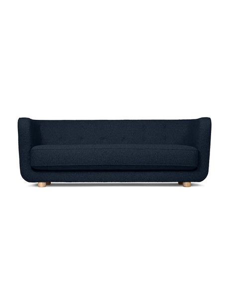 Vilhelm Sofa fra Audo Copenhagen - Stof / Sacho Zero, 006 / Eg - Jacobsen Plus