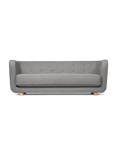 Vilhelm Sofa fra Audo Copenhagen - Stof / Sacho Zero, 016 / Eg - Jacobsen Plus
