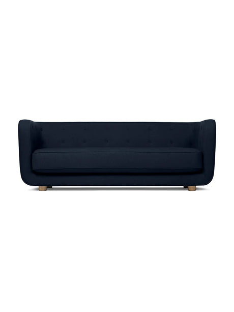 Vilhelm Sofa fra Audo Copenhagen - Stof / Vidar 3, 554 / Røget eg - Jacobsen Plus