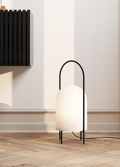 Ghost Floor Lamp von Woud - 2 - Jacobsen Plus