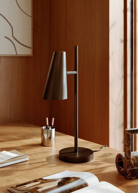 Cono Tischlampe von Woud - 2 - Jacobsen Plus