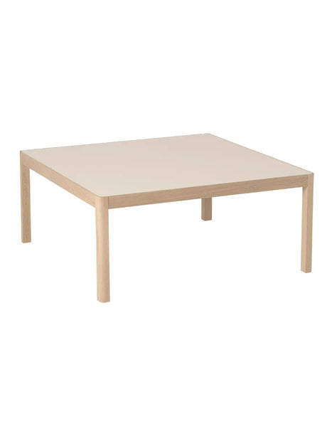 Workshop Coffee Table von Muuto - 86 x 86 cm / Warm Grey Linoleum - Eiche - Jacobsen Plus