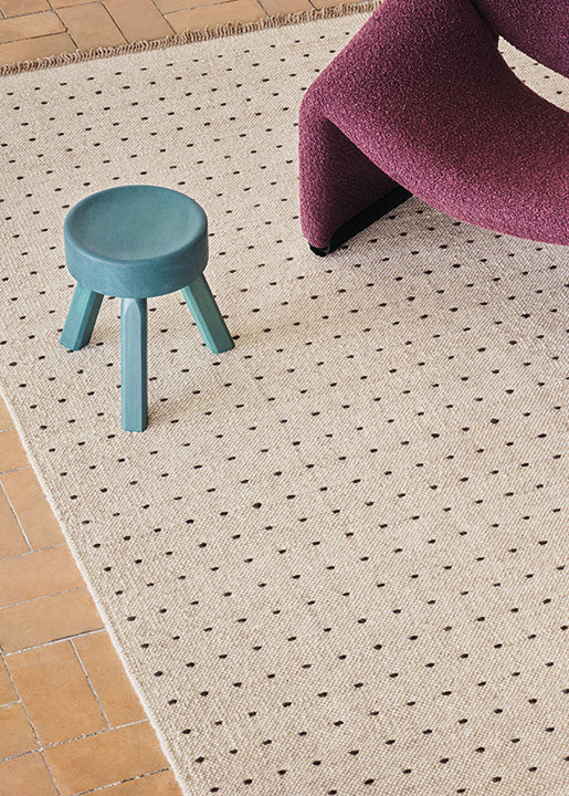 Yield Dot Naturally Coloured Fringes tæppe, 0115 fra Kvadrat - 2 - Jacobsen Plus