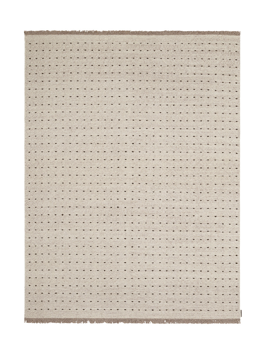 Yield Dot Naturally Coloured Fringes tæppe, 0115 fra Kvadrat - 1 - Jacobsen Plus