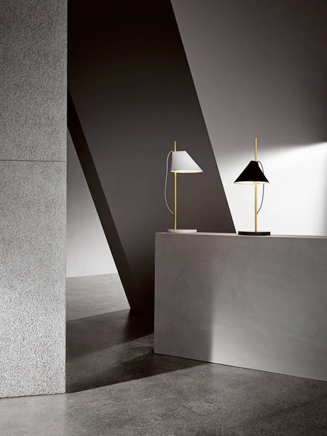 Yuh Brass Tischleuchte von Louis Poulsen - 1 - Jacobsen Plus