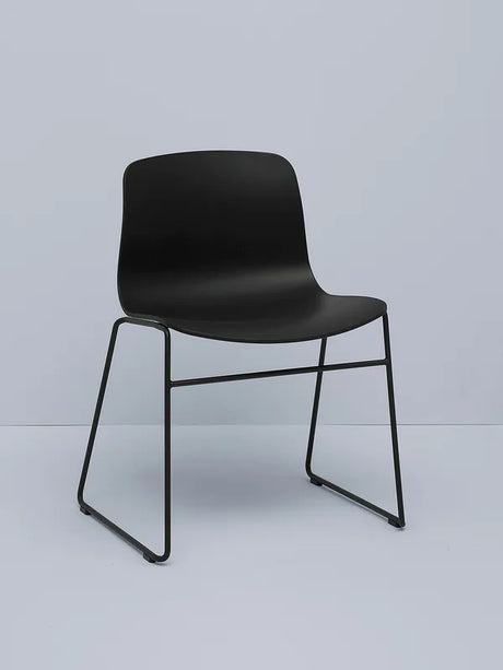 About a Chair AAC08 von HAY - Weiß / Schwarz pulverbeschichteter Stahl - Jacobsen Plus