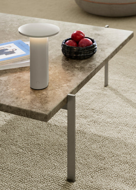 PK61 Couchtisch, brungrå Marmor von Poul Kjærholm - 2 - Jacobsen Plus