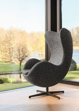 3316 Egg™ Sessel, Gestell in Schwarz von Arne Jacobsen - 1 - Jacobsen Plus