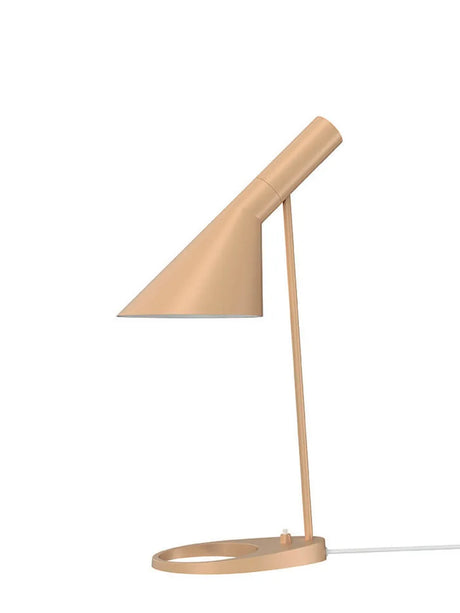 AJ Tischleuchte von Louis Poulsen - Warmer Sand - Jacobsen Plus