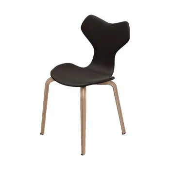 4130 Grand Prix med træben af Arne Jacobsen
