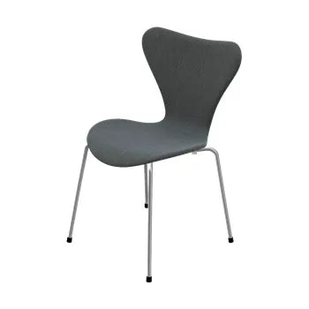 3107 Serie 7, vollgepolstert von Arne Jacobsen - Remix / 152 Schwarz & Weiß - Jacobsen Plus