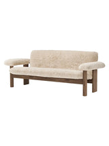 Brasilia Sofa, Sheepskin fra Audo Copenhagen - Moonlight - Walnut - Jacobsen Plus