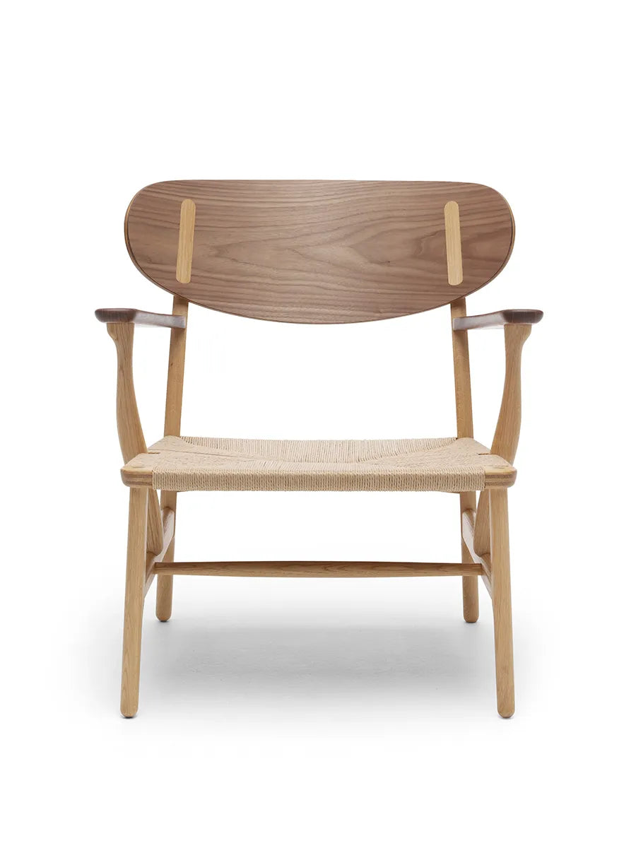 CH22 Lounge-Sessel von Hans J. Wegner - Walnuss-Eiche - Ölbehandelt / Natur - Jacobsen Plus