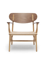 CH22 Lounge-Sessel von Hans J. Wegner - Walnuss-Eiche - Ölbehandelt / Natur - Jacobsen Plus