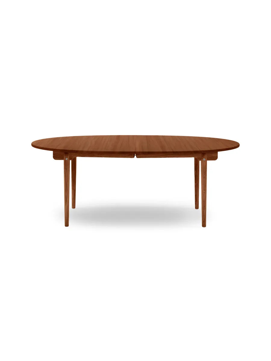 CH338 Esstisch von Carl Hansen & Søn - Mahagoni / Oli / Ausziehfunktion für 4 Platten inkl. 4 schwarze Holzstützbeine - Jacobsen Plus