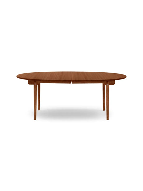 CH338 Esstisch von Carl Hansen & Søn - Mahagoni / Oli / Ausziehfunktion für 4 Platten inkl. 4 schwarze Holzstützbeine - Jacobsen Plus