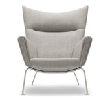 CH445 Wing Chair von Hans J. Wegner - Textil: Mood 1101 - Jacobsen Plus