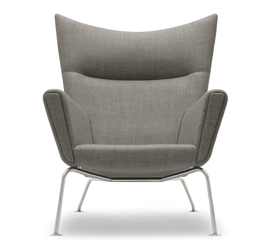 CH445 Wing Chair von Hans J. Wegner - Textil: Mood 3101 - Jacobsen Plus