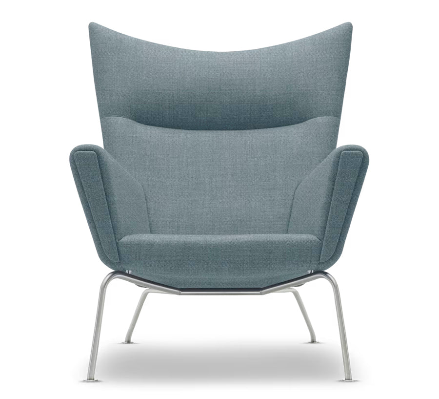CH445 Wing Chair von Hans J. Wegner - Textil: Mood 3103 - Jacobsen Plus