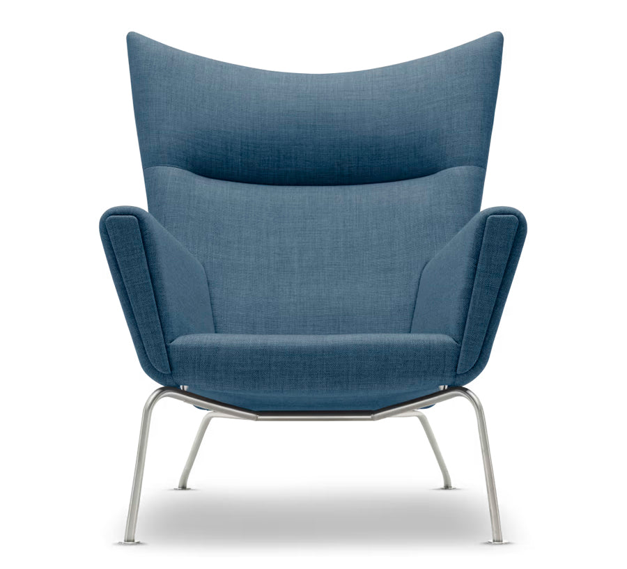 CH445 Wing Chair von Hans J. Wegner - Textil: Mood 4102 - Jacobsen Plus