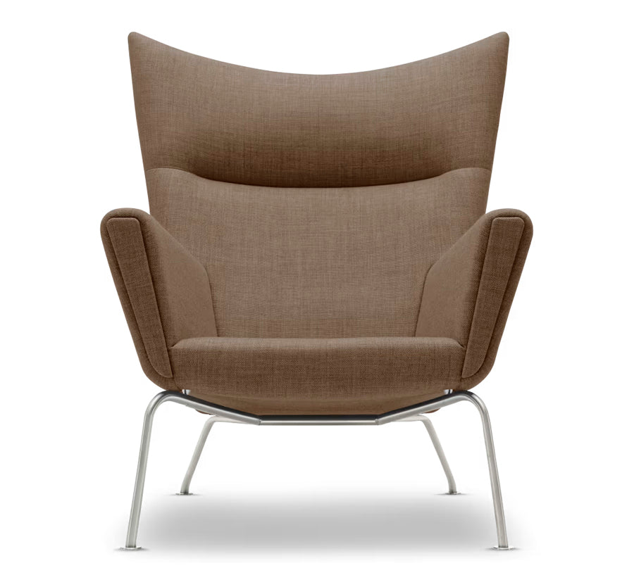 CH445 Wing Chair von Hans J. Wegner - Textil: Mood 4104 - Jacobsen Plus
