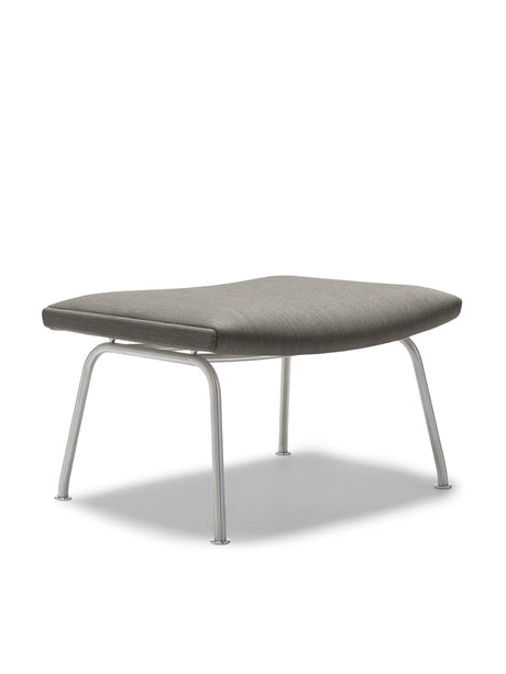 CH446 Hocker von Hans J. Wegner - Textil: Mood 3101 - Jacobsen Plus