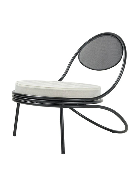 Copacabana Lounge Chair, black semi matt von GUBI - 1 - Jacobsen Plus