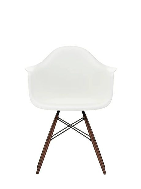 Eames Plastic Armchair DAW, dunkel Ahorn/white von Vitra - 1 - Jacobsen Plus