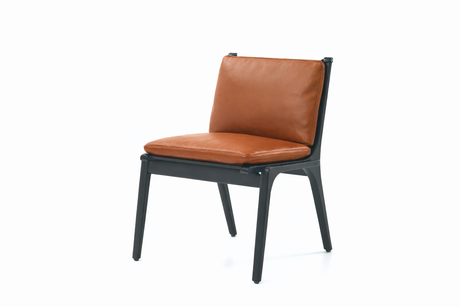 Rén Esszimmerstuhl, schwarz Eiche, Kissen m. Cognac Leder - 1 - Jacobsen Plus