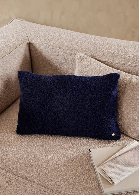 Clean Cushion, deep blue 60x40 von Ferm Living - 2 - Jacobsen Plus