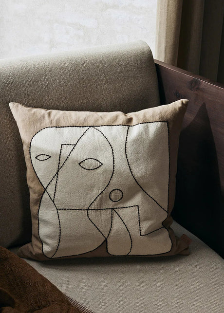 Figure Cushion, dark taupe/off-white von Ferm Living - 2 - Jacobsen Plus