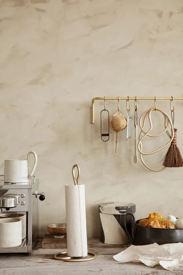 Curvature Paper Towel Holder fra Ferm Living - 1 - Jacobsen Plus