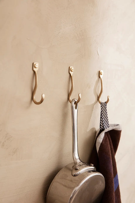 Curvature Hook, 3 Stk von Ferm Living - Messing - Jacobsen Plus